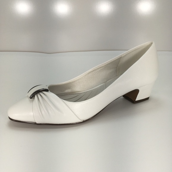 easy street eloise pump